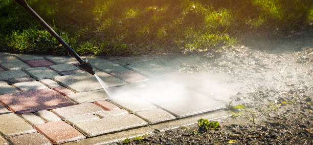 Best Pool Deck Cleaning in Des Moines, IA